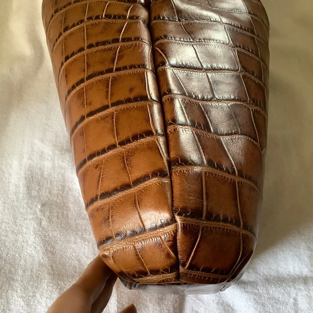 G.I.L.I. Leather North/South Hobo Bag Tote Brown Croc SZ Large